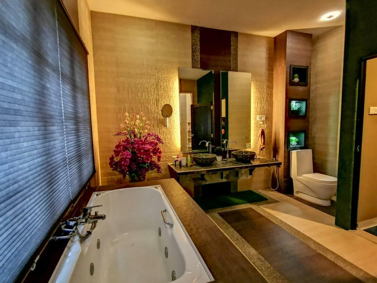 Ria Homestay ยะโฮร์บาห์รู ภายนอก รูปภาพ